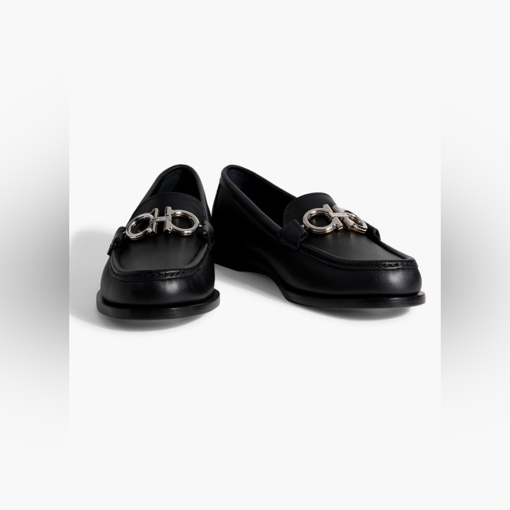 Ferragamo Rolo Logo Flip Loafers. 9 1/2 NWT